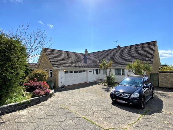 Thumbnail Bungalow for sale in Sunnybank Avenue, Onchan