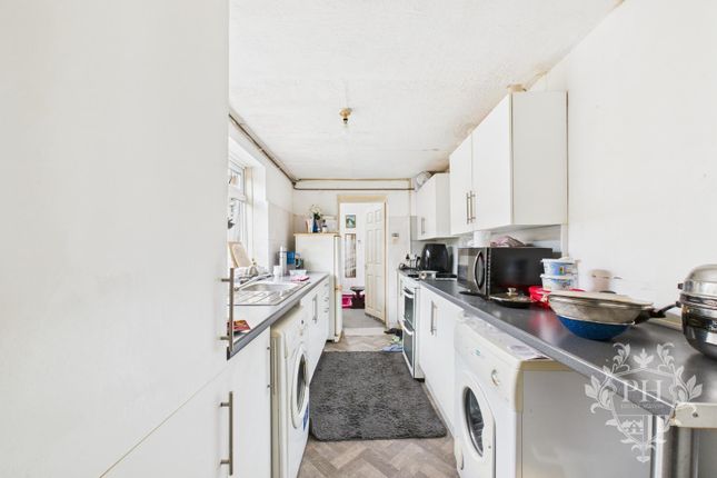 32, Outram Street, Middlesbrough photo 3