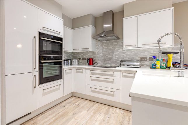 5 Bibury Lodge, Stratton Court,, Stratton Place, Cirencester photo 3