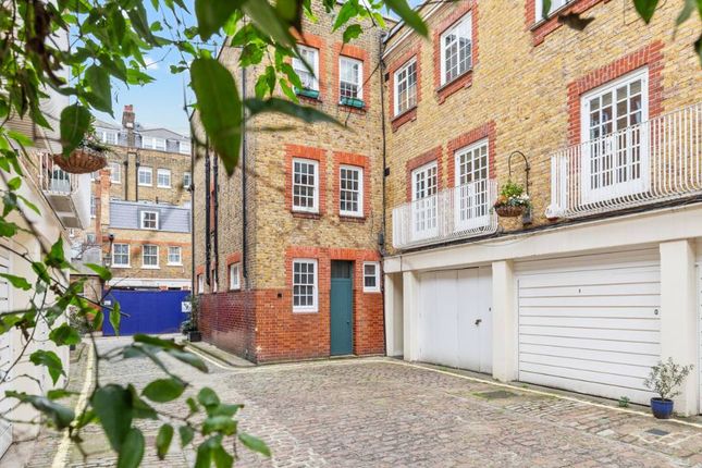 Flat for sale in Devonshire Close, Marylebone, London