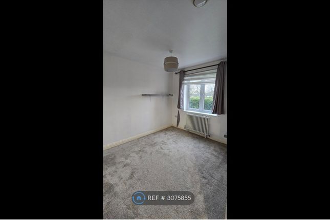 Lampeter House Twickenham Close, Swindon photo 2