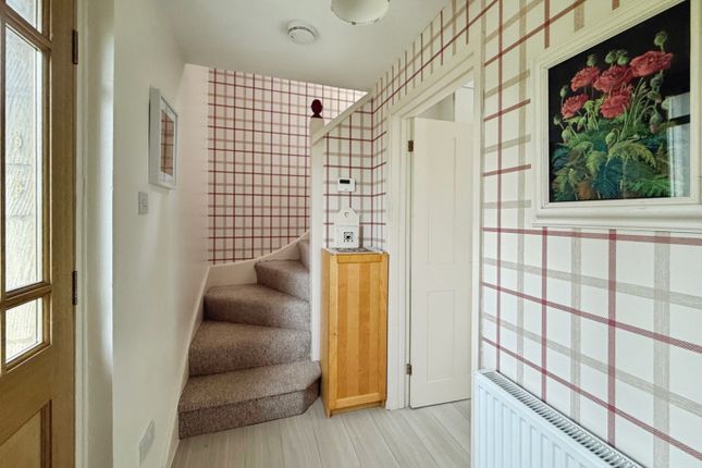 5, Manor View, Stroud photo 2