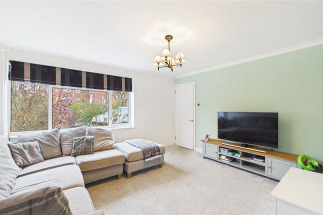 67, Windsor Court Road, Chobham photo 2