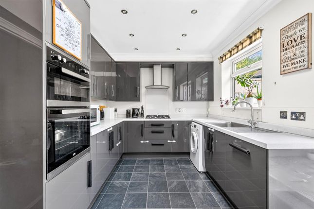 22, Ravenor Park Road, Greenford photo 3