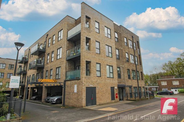Flat for sale in Fayer Court, South Oxhey