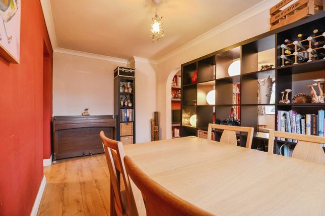 27, Pine Road, Guisborough photo 4