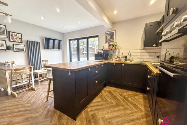 21, Gledhill Avenue, Sheffield photo 2