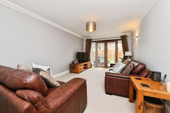 11, Coventry Close, HOCKLEY photo 3