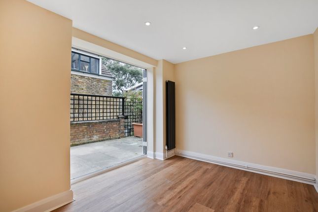 LGF, 71, St Helen's Gardens, Ladbroke Grove photo 4