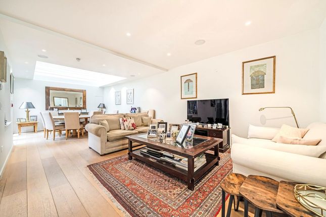 42, Roland Way, London photo 2