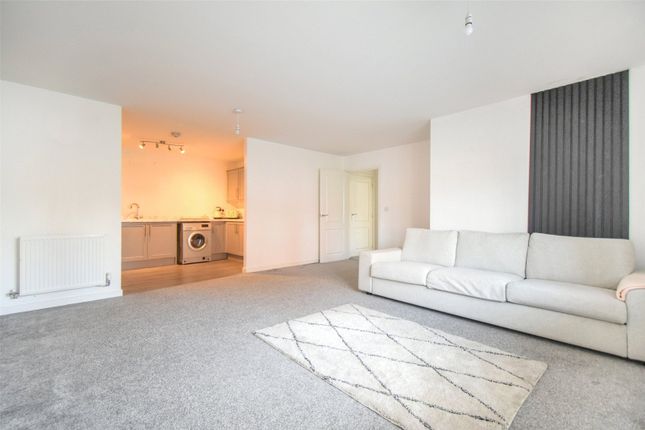 52, Runnymede Drive, Hook photo 4