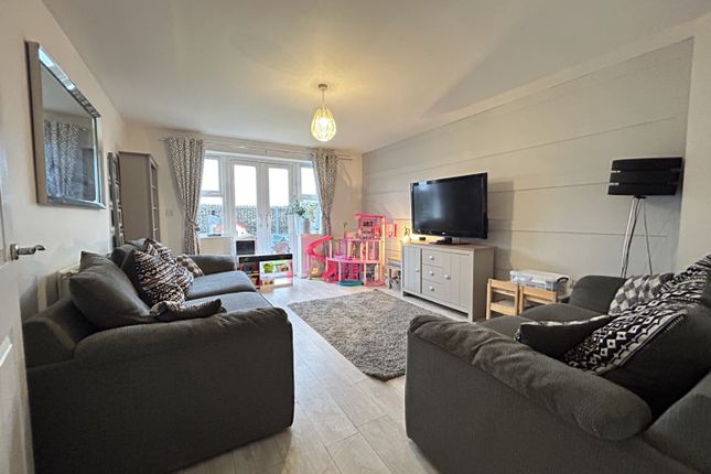 46, Kirkfields, Durham photo 2