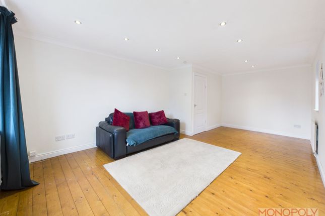 7 Kings Oak Court, Wrexham photo 3