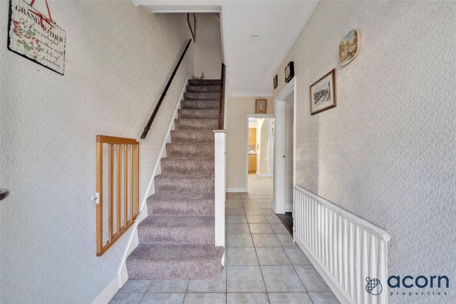 72, Colin Gardens, London photo 3