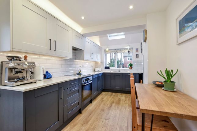 2 Gade Valley Close, Kings Langley photo 3