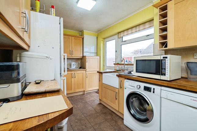 21, Damgate Lane, Great Yarmouth photo 2