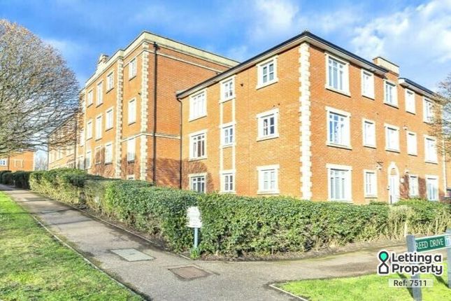 Thumbnail Flat to rent in Reed Drive, Redhill, Surrey