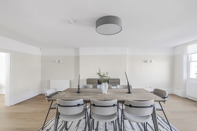 Flat 4, 38, Devonshire Place, London photo 4