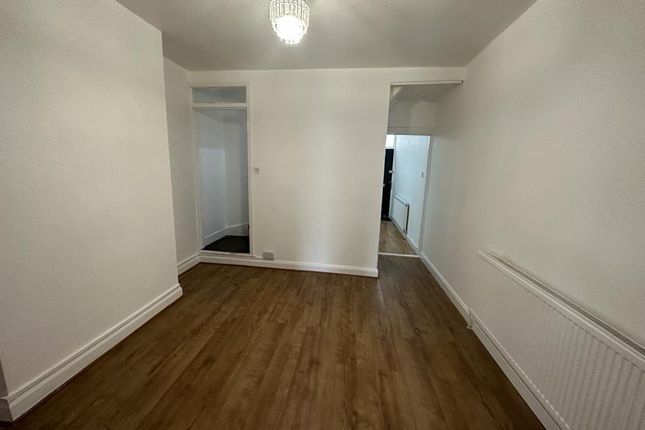 45, Beech Road, Luton photo 5