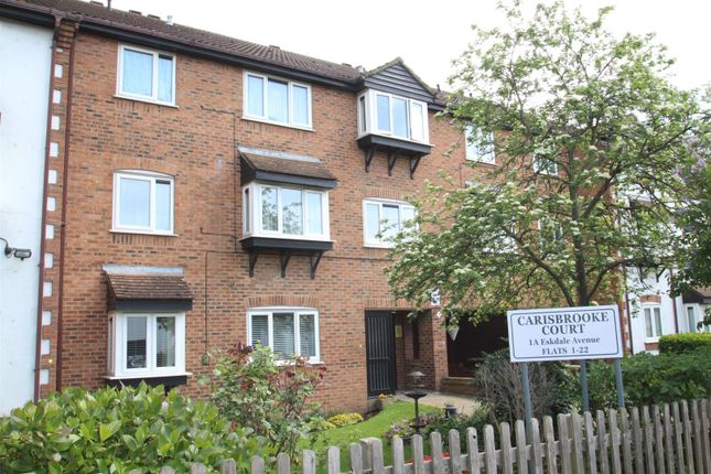 Flat for sale in Eskdale Avenue, Northolt