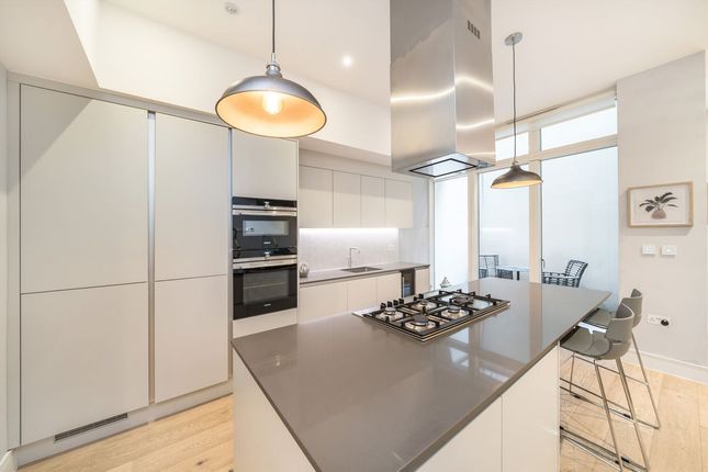9, Avery Walk, Battersea photo 3