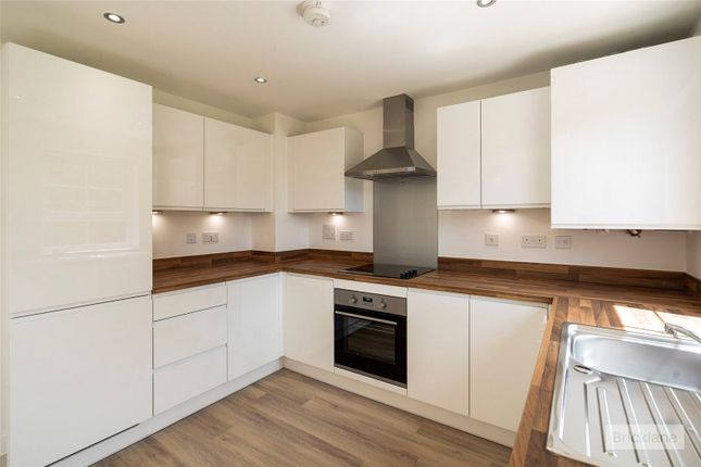 1, Goldfinch Close, Arundel photo 4