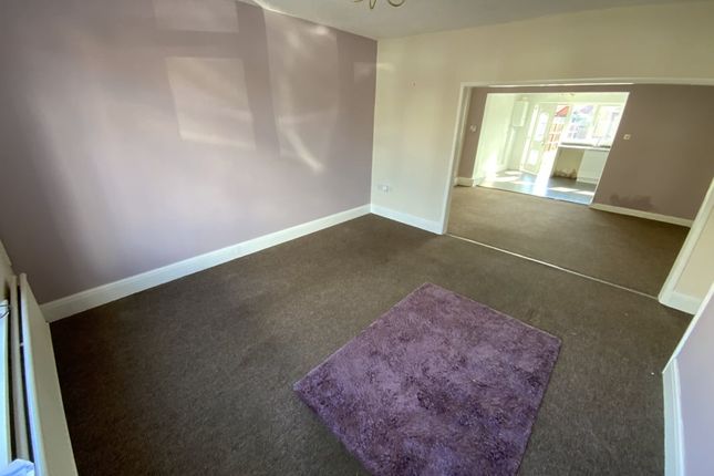 102 Butts Road, Barton-upon-Humber photo 2