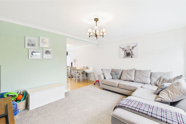 67, Windsor Court Road, Chobham photo 3