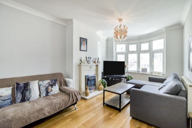 12, Collindale Avenue, Erith photo 3