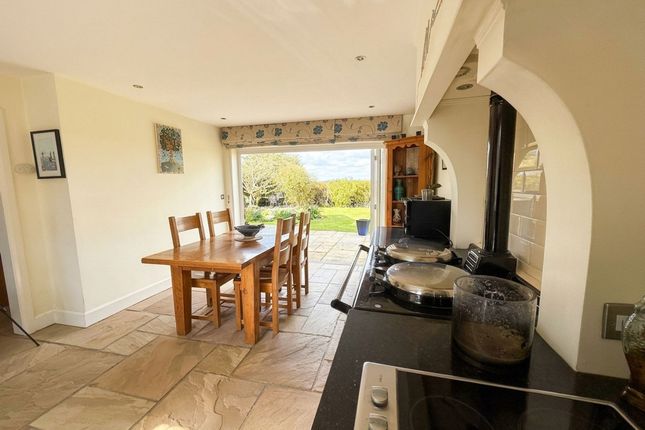 31 Wainlode Hill, Gloucester photo 3