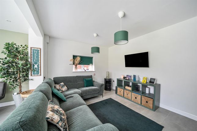 5, Sandport Grove, Fareham photo 4