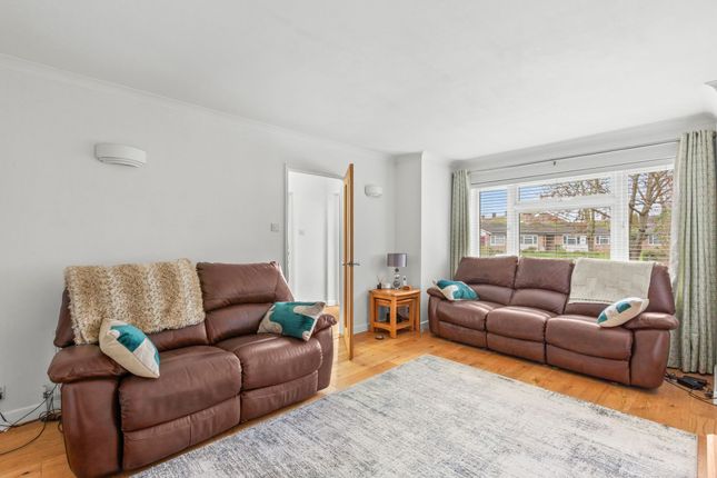 24 School Lane, Aylesbury photo 3