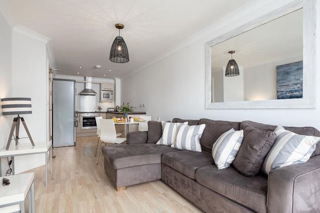Flat for sale in Waves, Newquay