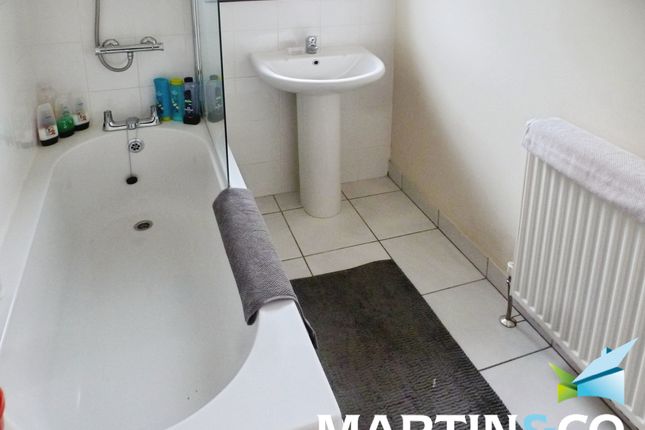 4, Eskdale Road, West Yorkshire, England photo 5