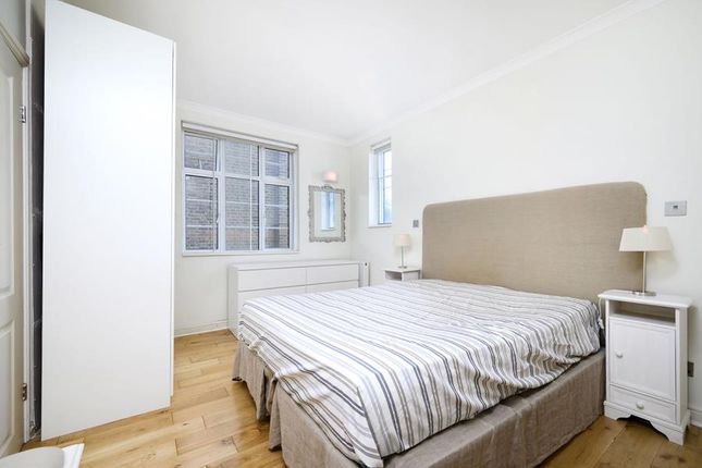 Flat 7 Warner House, Priory Walk, London photo 4