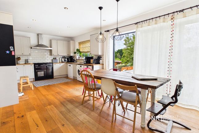 63, Meadow Walk, Ewell photo 4