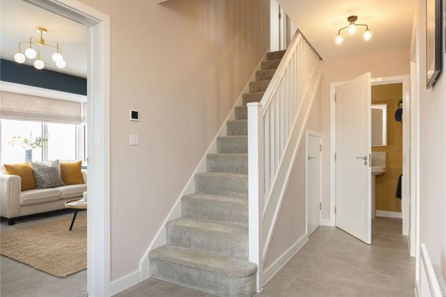 221, Farley Way, Gloucester photo 2