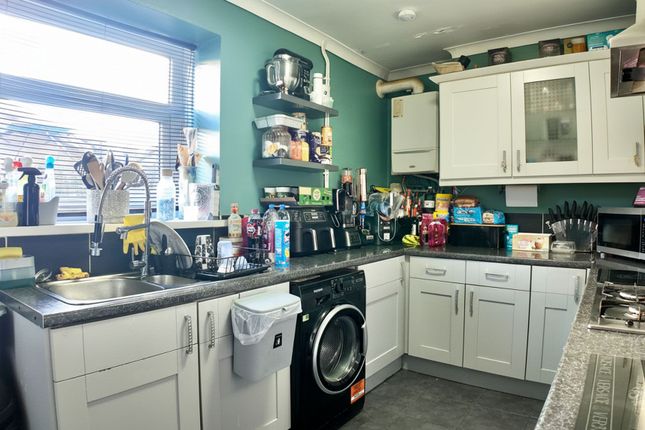2 Co-Operative Terrace, Ebbw Vale photo 3