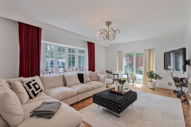 38, Downs Valley, Longfield photo 4