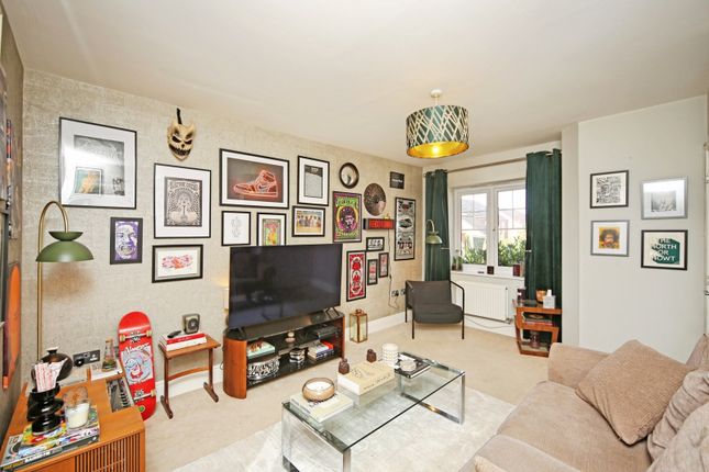 2, Naseby Close, Warwickshire photo 2
