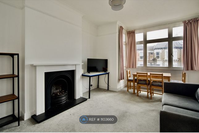B Fortis Green, London photo 3