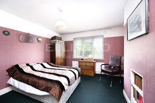 Terraced house for sale in Woodland Way, Mill Hill, London