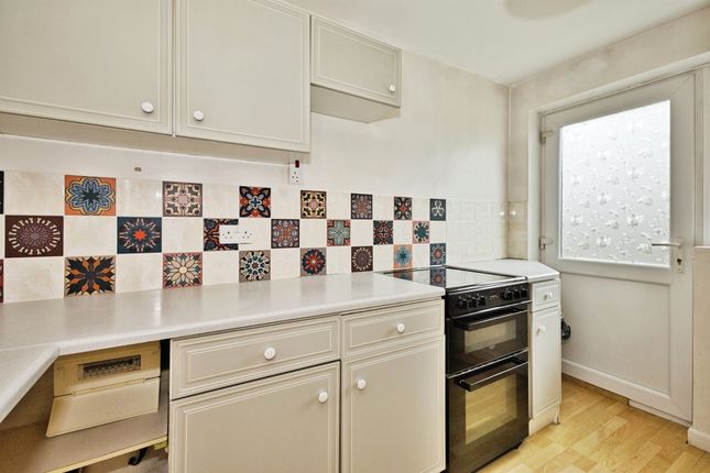 10, Marwin Close, Martock photo 4
