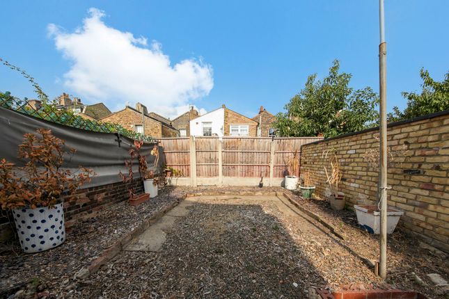 76, Medway Road, Bow photo 4