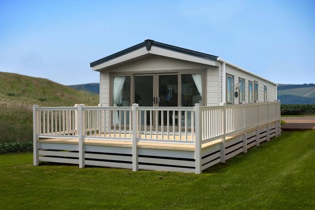 Thumbnail Lodge for sale in Rice And Cole Ltd Sea End Boathouse, Essex