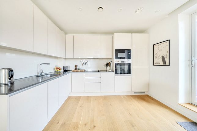 MTVH SO - Flat 38, Isambard Court,, Boaters Avenue, Brentford photo 2