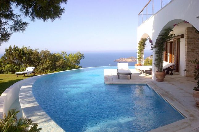 Detached house for sale in Cala Mastella, 07850, Spain