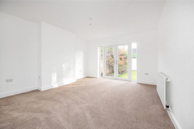Hazel Close, Twickenham photo 4