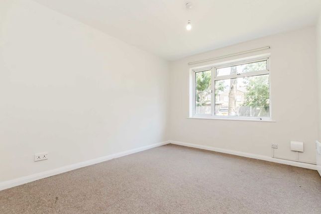Flat 3, 14, Amity Grove, London photo 3