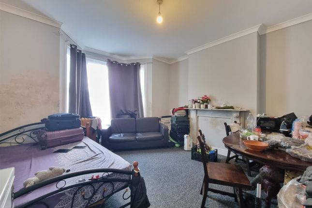56, Colenso Road, Ilford photo 2